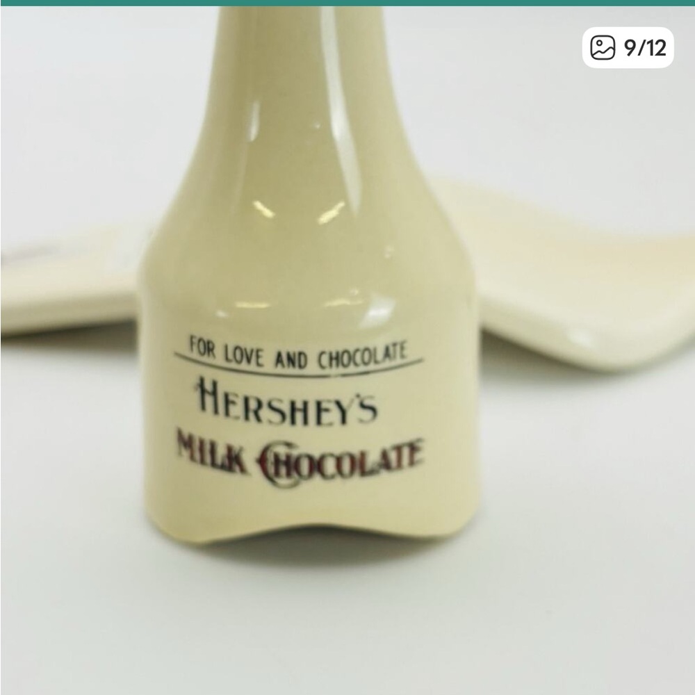 Hershey’s Cream Ceramic Kitchen Pie Bird and pie spatula